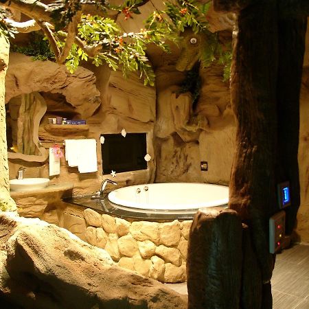 Sexy City Motel Тайнан Екстериор снимка
