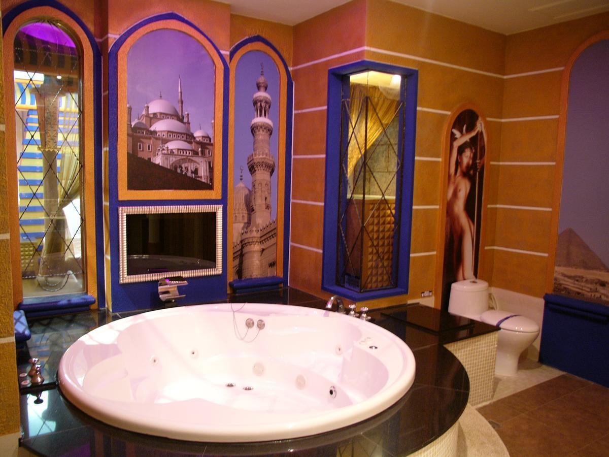 Sexy City Motel Тайнан Екстериор снимка