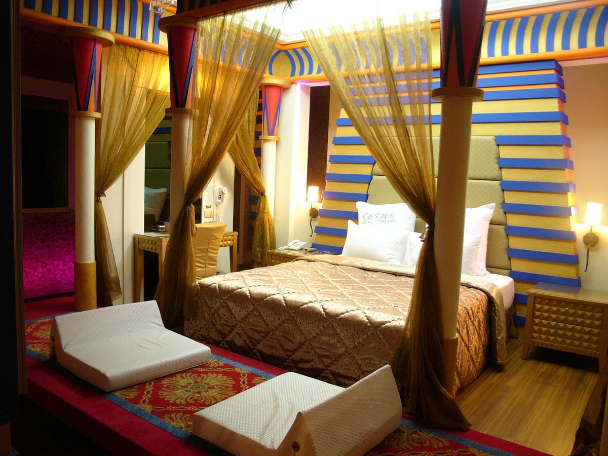Sexy City Motel Тайнан Екстериор снимка