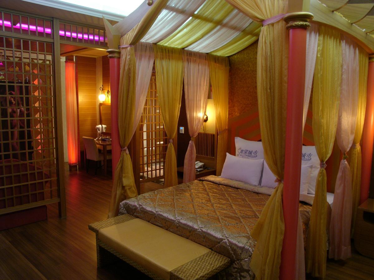 Sexy City Motel Тайнан Екстериор снимка