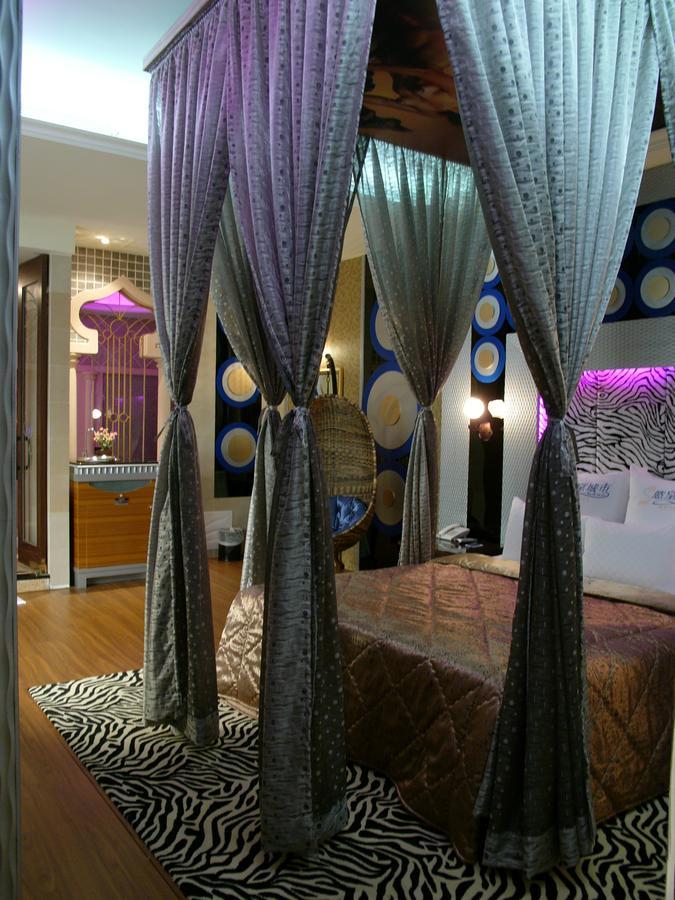 Sexy City Motel Тайнан Екстериор снимка
