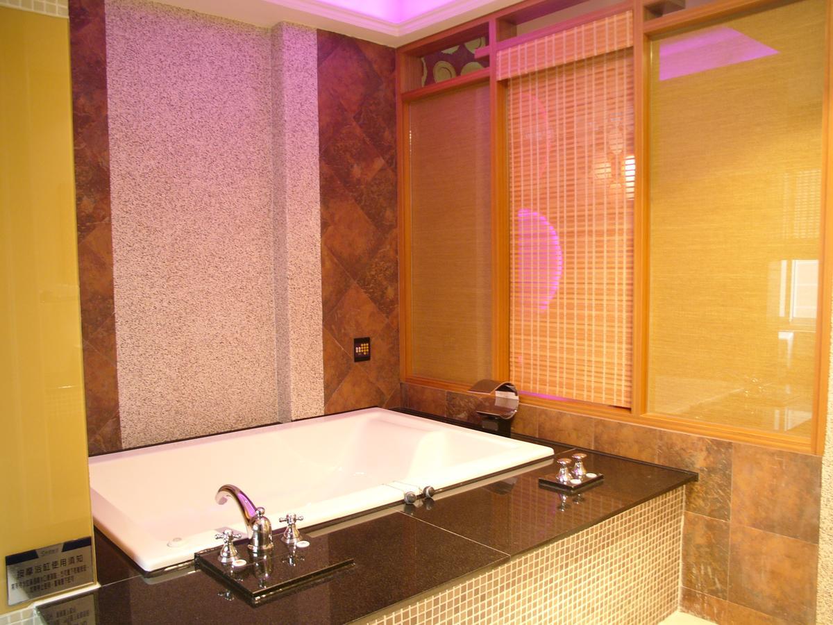 Sexy City Motel Тайнан Екстериор снимка