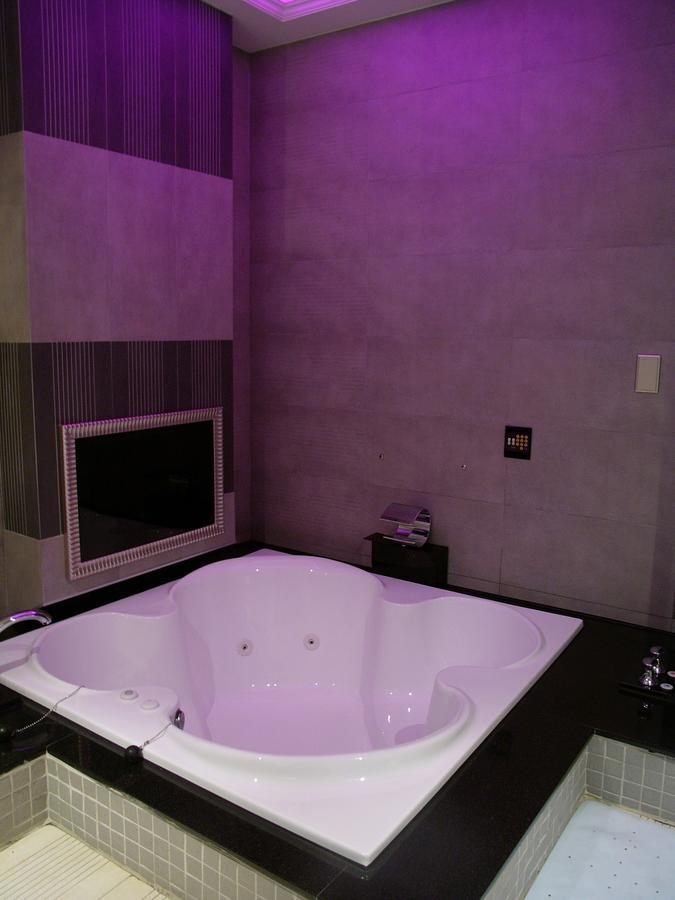 Sexy City Motel Тайнан Екстериор снимка